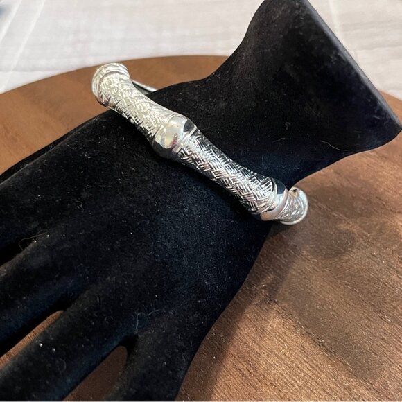Silver Toned Textured Bangle Bracelet - Picture 1 of 3